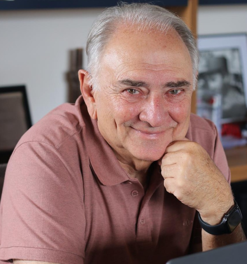 Foto de Branca Maria de Paula Escritor mineiro Luís Giffoni