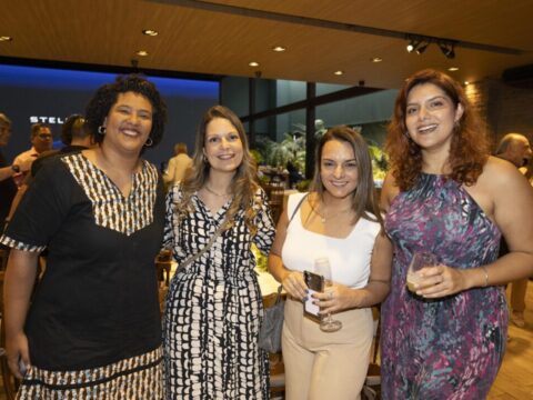 Marta Mirela Tatiana Carvalho Rafaela Borges e Camila Camanzi