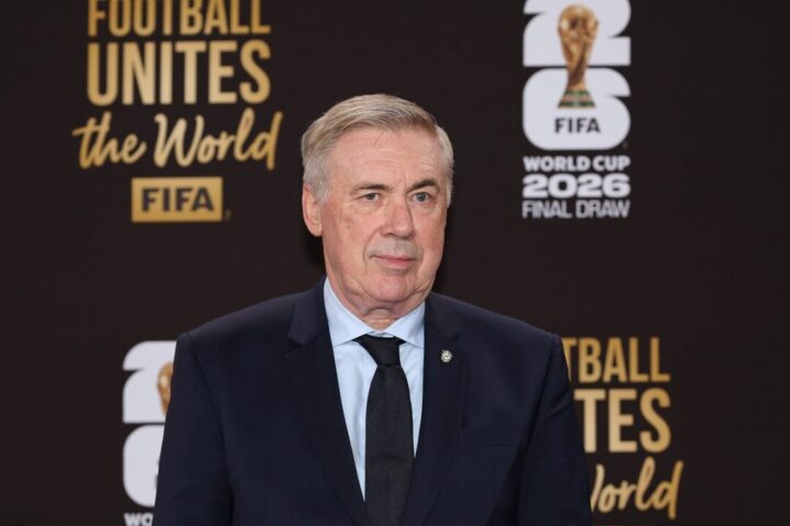 Treinador da Seleção Carlo Ancelotti no tapete vermelho do sorteio da Copa do Mundo de 2026 em Washington Treinador da Seleção Carlo Ancelotti no tapete vermelho do sorteio da Copa do Mundo de 2026 em Washington