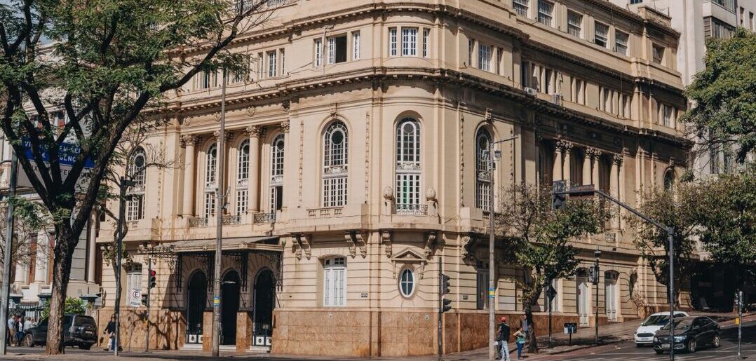 Fachada histórica do Automóvel Clube de Minas Gerais, em Belo Horizonte, onde será realizado o lançamento da medalha do centenário