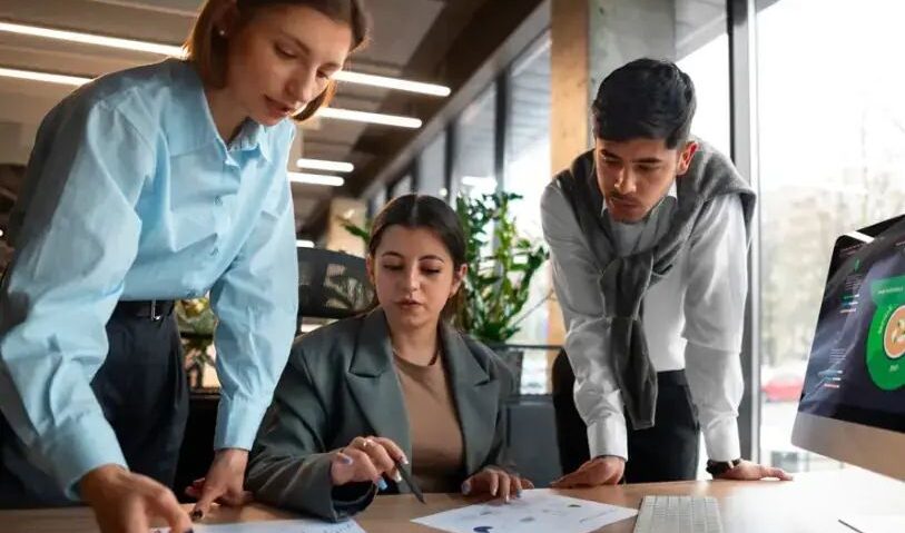 Empreendedores analisam dados e planejam negócios durante capacitação do Sebrae Minas em Belo Horizonte