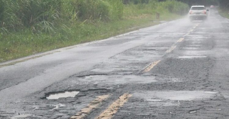 BR&267 tem 20 kms esburacados