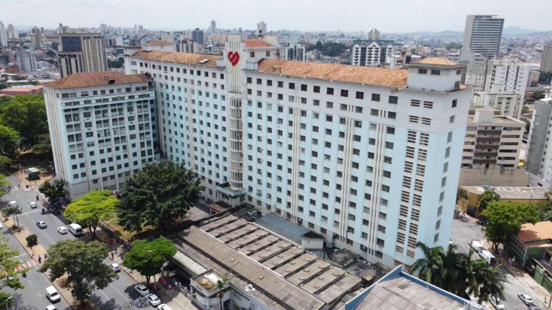 Fachada da Santa Casa BH, hospital 100% SUS reconhecido em ranking internacional