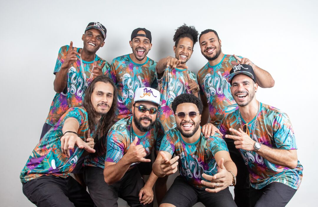 Integrantes de bloco carnavalesco Funk You, de Belo Horizonte durante divulgação do Praia Buritis 2026