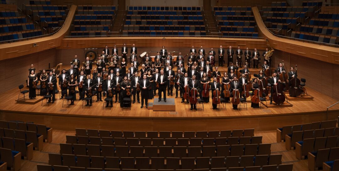Orquestra Filarmônica de Minas Gerais reunida no palco da Sala Minas Gerais na abertura da temporada 2026