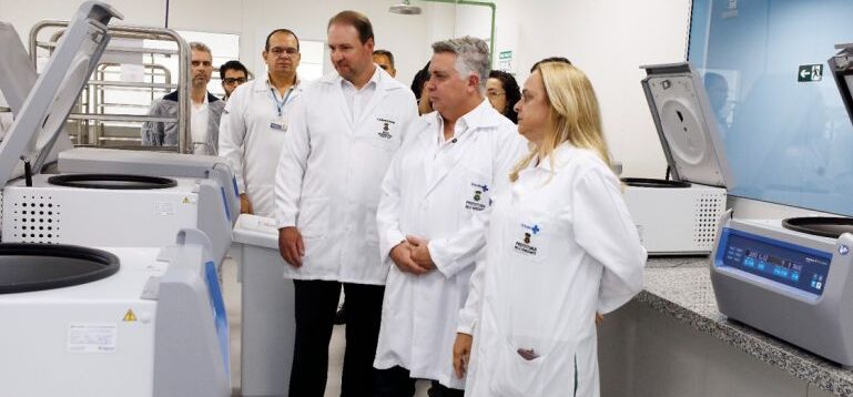 Prefeito de BH e gestores municipais visitam a Central de Material e Esterilização e o Centro Municipal de Diagnóstico Laboratorial da Prefeitura de Belo Horizonte, no bairro União