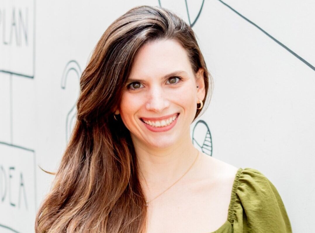 Aline Seoane fala sobre campanha de destinação do Imposto de Renda Aline Seoane, diretora-executiva do CeMAIS, destaca campanha de destinação do Imposto de Renda em Belo Horizonte