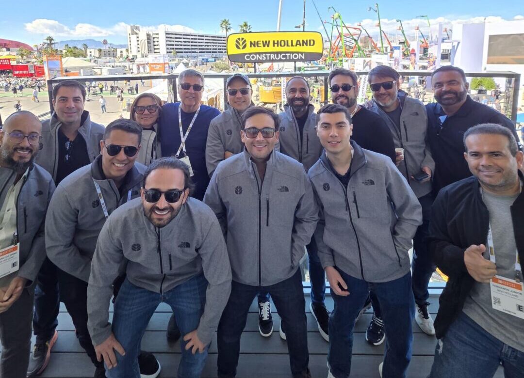 Equipe da Bamaq Máquinas na Conexpo 2026 em Las Vegas durante feira internacional de construção e tecnologia