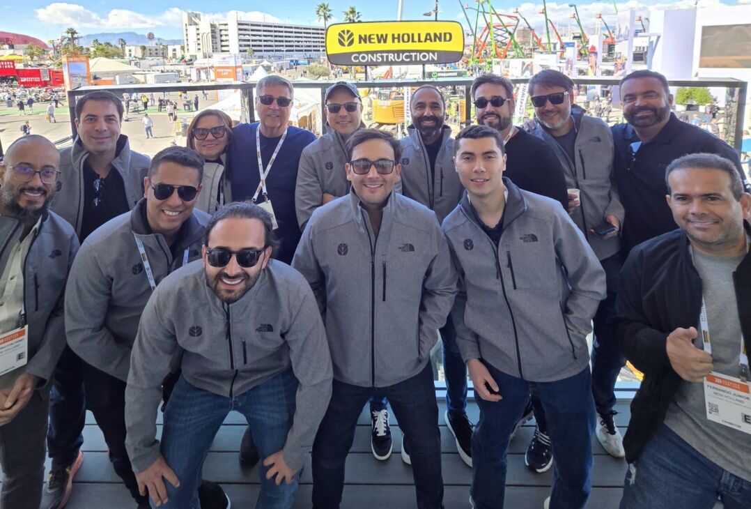 Bamaq Máquinas participa da Conexpo 2026 nos Estados Unidos Equipe da Bamaq Máquinas na Conexpo 2026 em Las Vegas durante feira internacional de construção e tecnologia