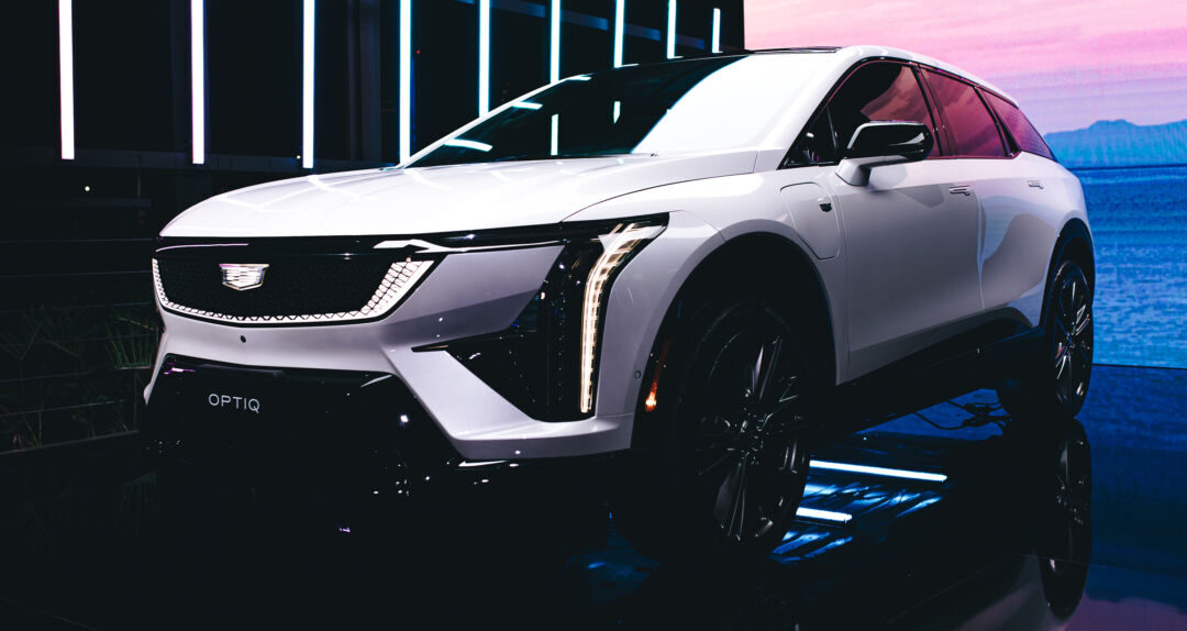 SUV elétrico Cadillac Optiq apresentado pela GM na chegada da marca ao Brasil