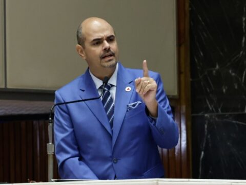 Em seu discurso Simões garantiu que irá visitar as 16 regionais do Estado ao lado dos deputados