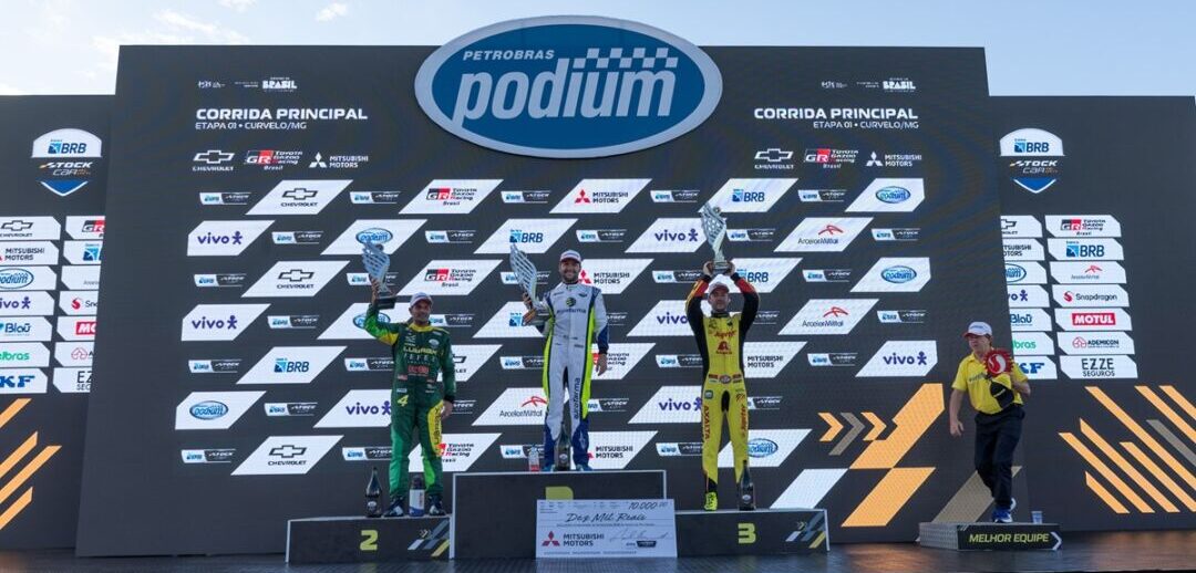 Felipe Fraga comemora a vitória e a liderança da Stock Car MAgnus Torquato