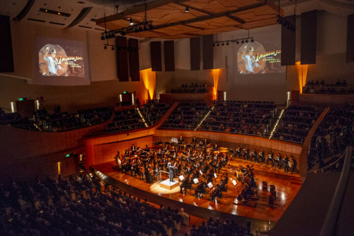 Filarmônica de Minas Gerais apresenta concerto com trilhas de cinema em BH Orquestra Filarmônica de Minas Gerais se apresenta na Sala Minas Gerais com concerto especial de trilhas de cinema e o filme O Silêncio de Eva no roteiro