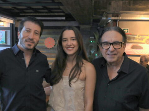 Manoel Bernardes promove experiência sensorial em lançamento de coleção