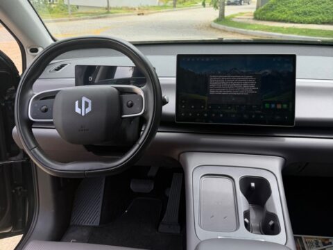 Leapmotor C10 (1)