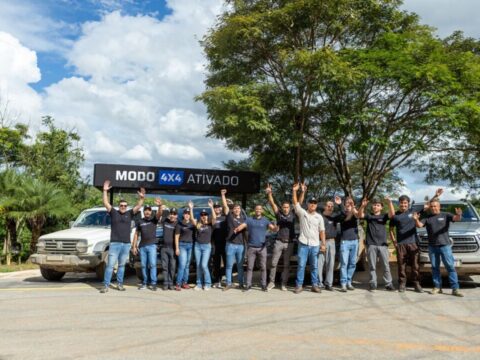 Participantes do test drive fora de estrada da Bamaq GWM realizado em Brumadinho