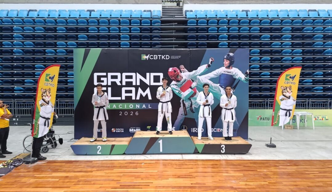 Pódio do Grand Slam de Taekwondo com atletas mineiros Atletas mineiros no pódio do Grand Slam de Taekwondo 2026 no Rio de Janeiro