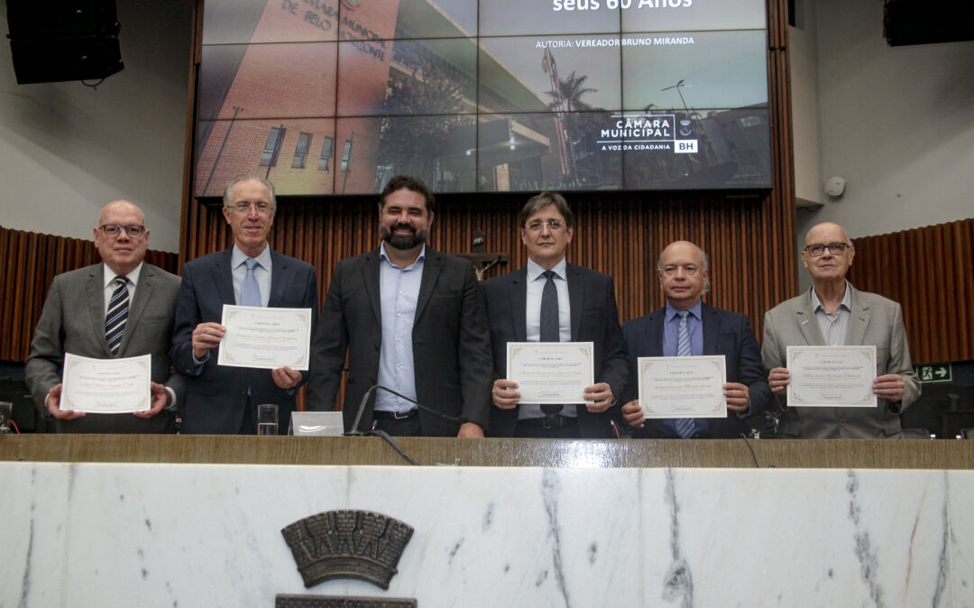 Representantes da ADCE Minas recebem homenagem pelos 60 anos em sessão especial na Câmara Municipal de Belo Horizonte