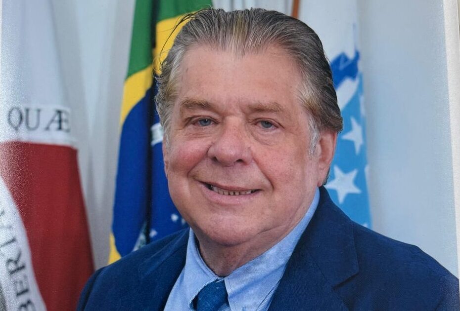 Nicolau Carvalho Esteves participa de almoço-palestra da ADCE-MG em BH Médico e empresário Nicolau Carvalho Esteves, fundador do Grupo Afya, palestrante de evento da ADCE-MG em Belo Horizonte