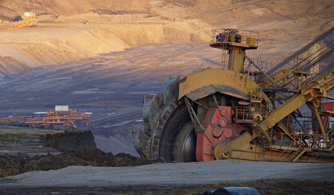 tyna janoch excavator 2781676 1920
