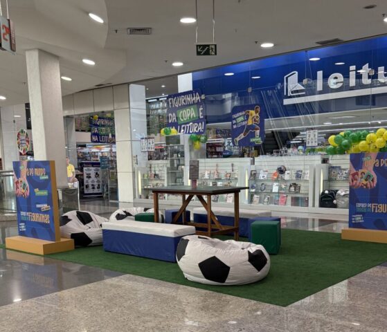 ItaúPower Shopping inaugura espaço gratuito para troca de figurinhas da Copa do Mundo Área montada no ItaúPower Shopping para troca de figurinhas da Copa do Mundo, com decoração temática e espaço de convivência para colecionadores