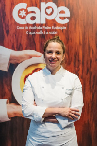 Chef Rachel Codreanschi Crédito Wellerson Phillipe (2) Chef-executiva do Rosewood São Paulo, Rachel Codreanschi, responsável por assinar a tradicional feijoada mineira servida aos participantes