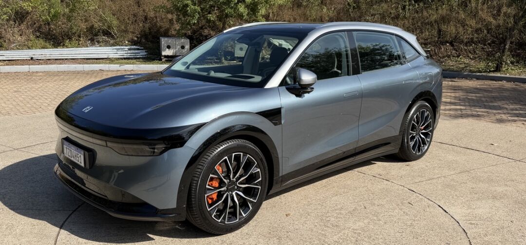Impressões ao Dirigir: Zeekr 7X, o luxo ganha uma nova voltagem