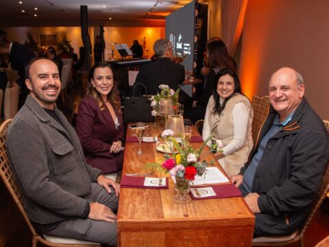 Edson Puiati com convidados do sindicato do comércio de Barbacena