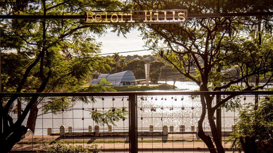 Vista da Lagoa da Pampulha a partir do restaurante Belo Hills, em Belo Horizonte, cenário escolhido para experiências gastronômicas e encontros especiais durante o Dia dos Namorados