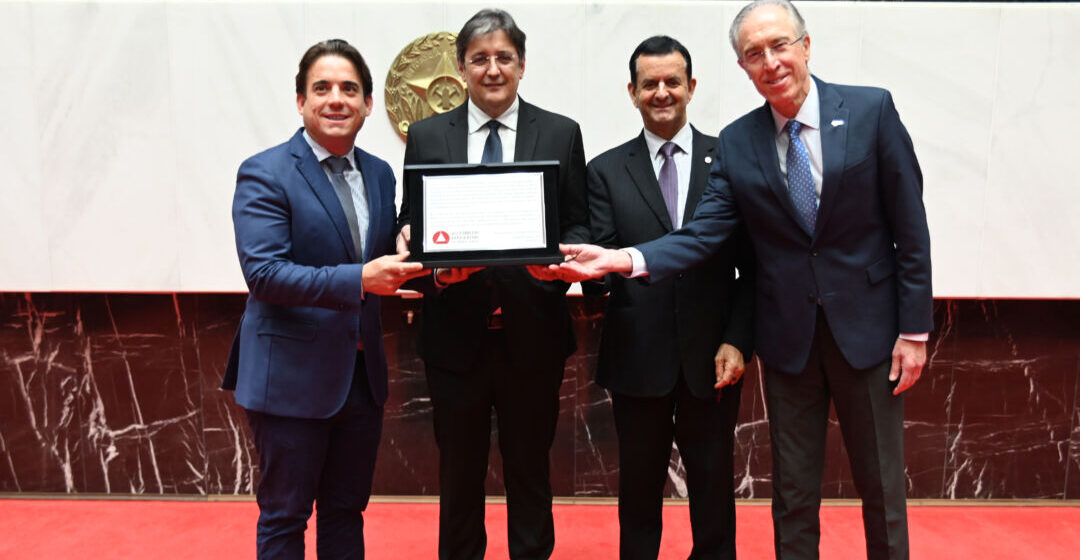 ADCE-MG recebe homenagem pelos 60 anos de atuação em Minas