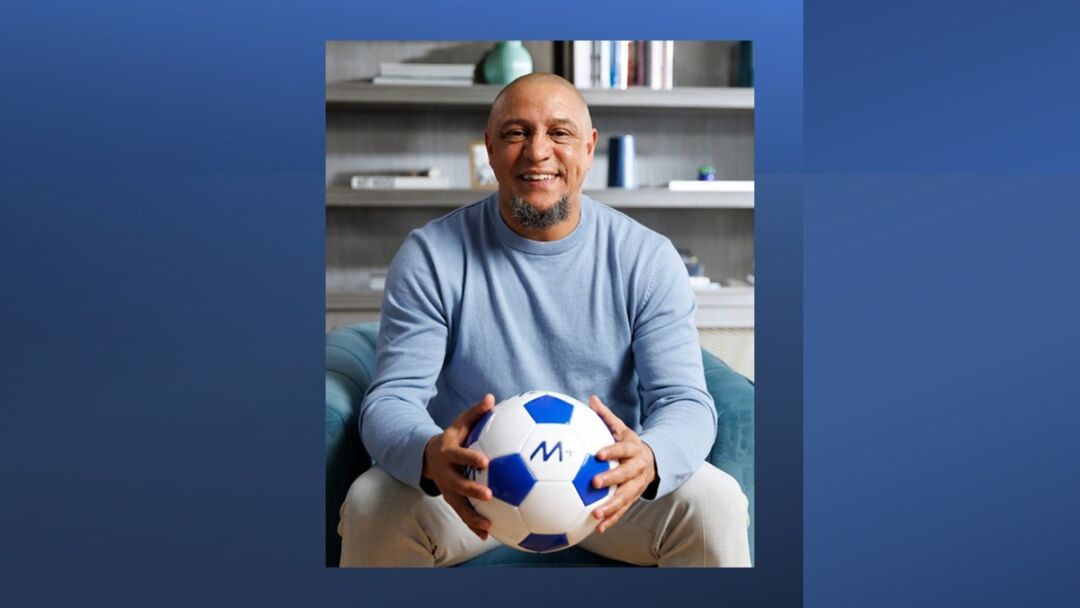 Roberto Carlos Roberto Carlos troca os gramados pela publicidade em nova campanha do Mercantil