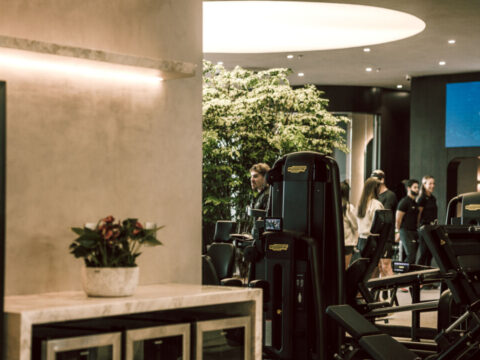 Clube de alto luxo abre as portas para convidados em noite exclusiva de pré-estreia