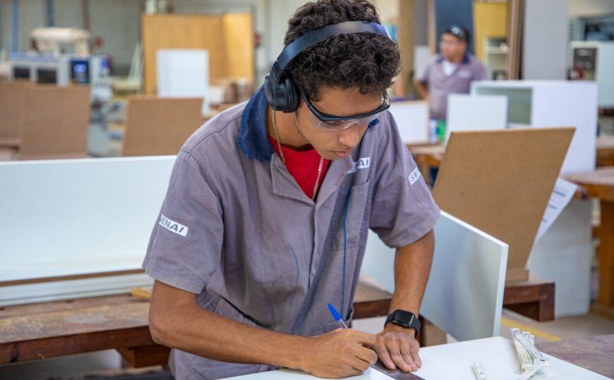 Mais de 90% de chance de emprego: o atrativo que tem conquistado os jovens da Geração Z