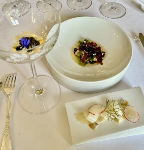Caviar osciètre Gras de seiche Geles de bœuf ambrée Caviar osciètre Gras de seiche Geles de bœuf ambrée