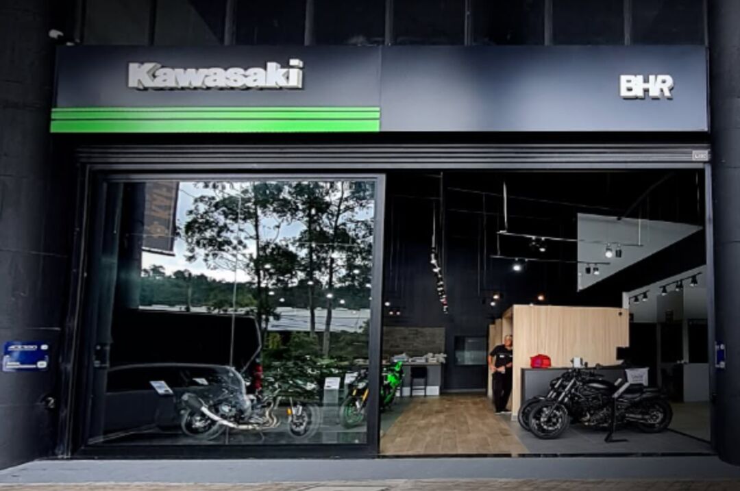 Fachada da nova concessionária Kawasaki BHR em Juiz de Fora, inaugurada como parte da expansão da marca em Minas Gerais