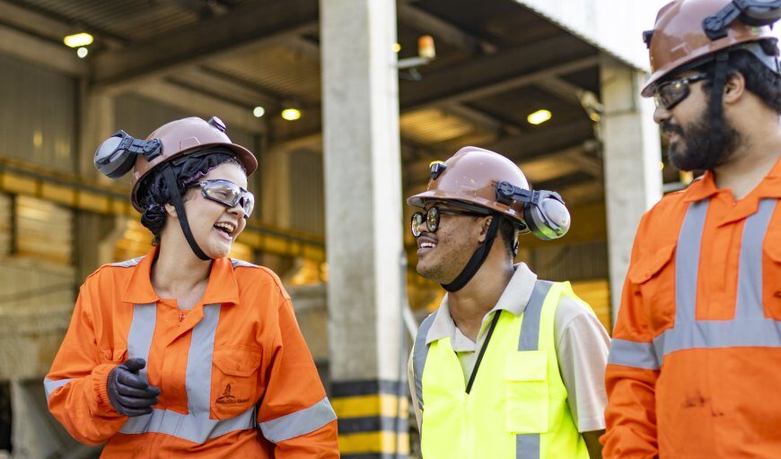AngloGold Ashanti abre inscrições para Programa Pró+ voltado à qualificação de mulheres e pessoas com deficiência 