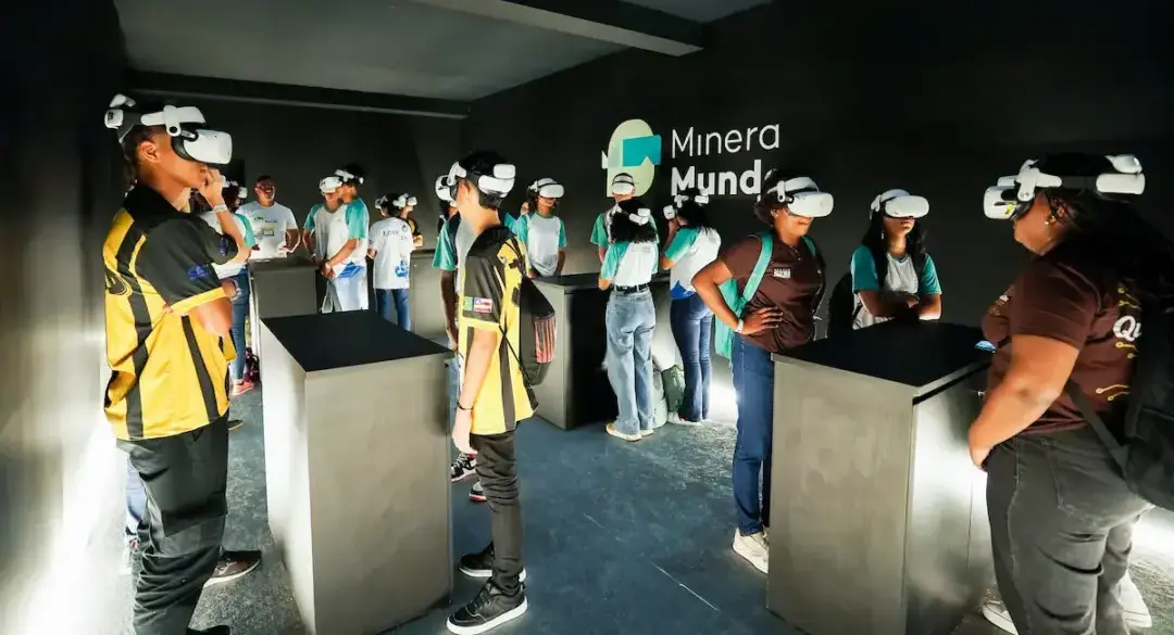 Experiências interativas aproximam estudantes de BH do universo da mineração