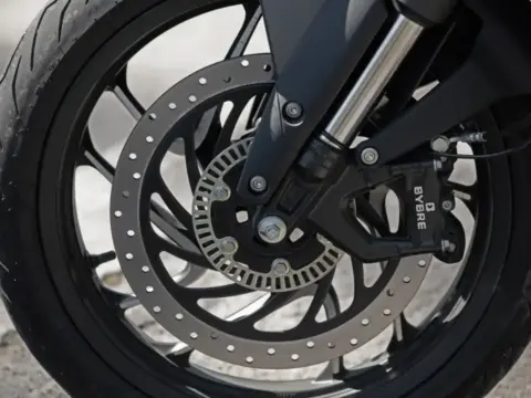 Bajaj Dominar 2027 (5)