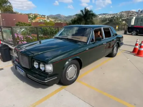 Encontro de carros cláasicos no Nascentes Vale dos Cristais