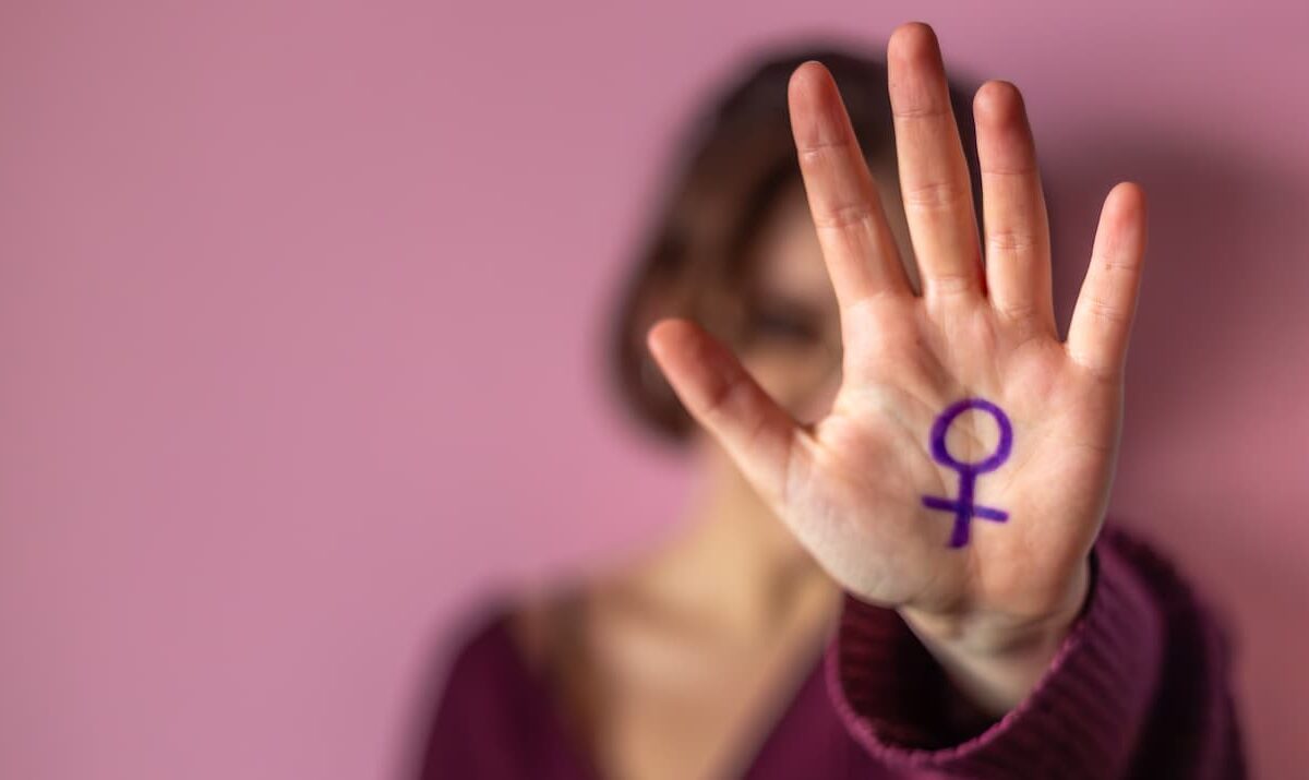 Agosto Lilás: Indústrias no combate à violência contra a mulher