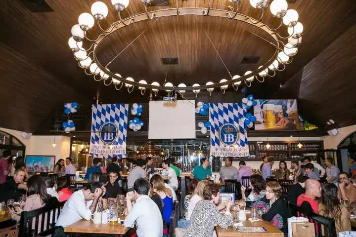 Hofbräuhaus Belo Horizonte celebra Dia dos Pais com gastronomia alemã Hofbräuhaus Belo Horizonte prepara celebração de Dia dos Pais com gastronomia alemã e cervejas artesanais
