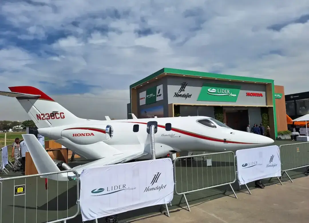 Conectividade aérea por satélite avança com novo projeto da Líder Aviação