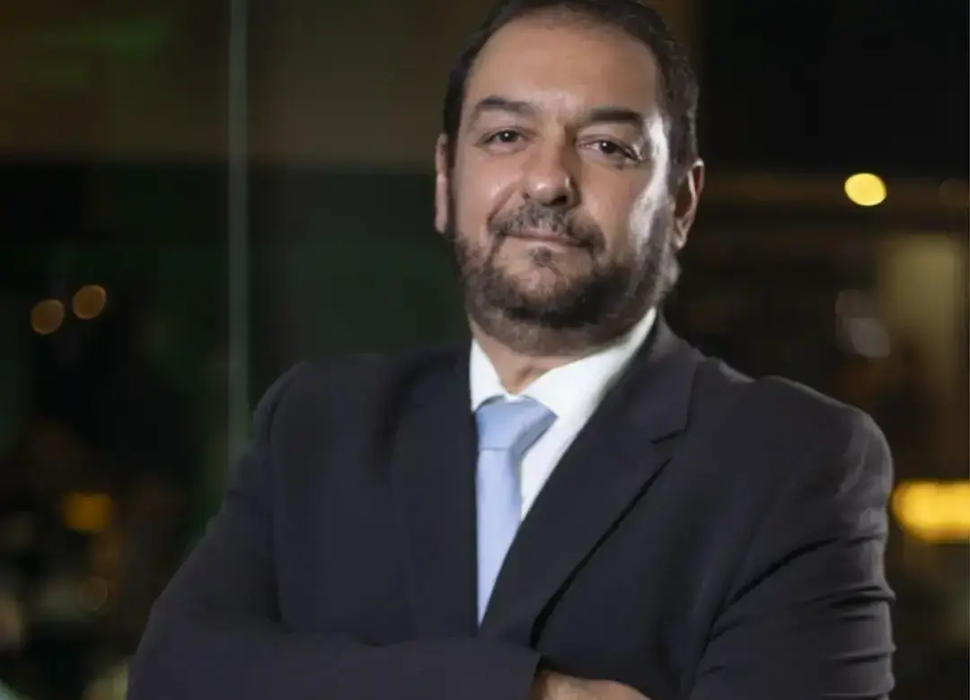 Musse Youssef Matuck, diretor-adjunto da Unimed Aeromédica, durante registro institucional da empresa que completa 30 anos de atuação no transporte aeromédico brasileiro