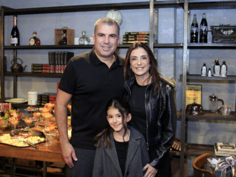 Douglas e Júlia Moreira e Cristiane Almeida