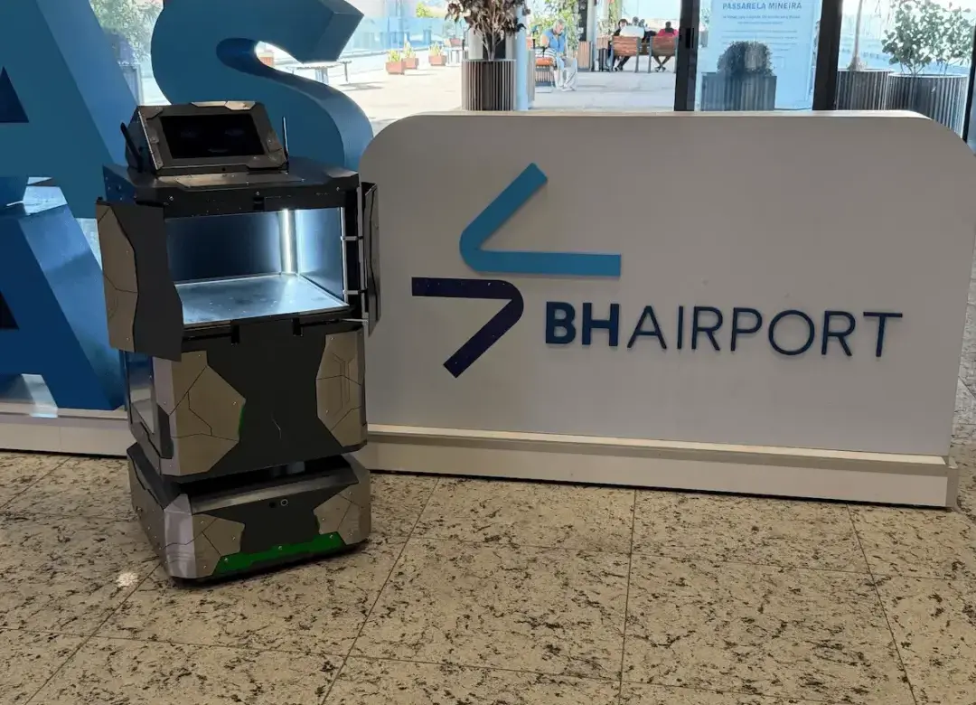 Tecnologia autônomo utiliza robô para realizar entregas de produtos a passageiros e visitantes no BH Airport, em Confins