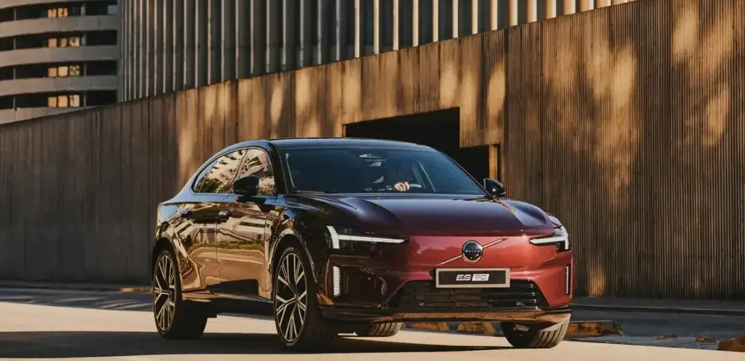Volvo volta a ter um sedã no Brasil, o elétrico ES90