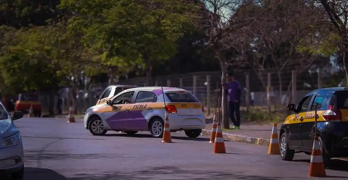CNH vencida? Motoristas mineiros ganham prazo extra para dirigir
