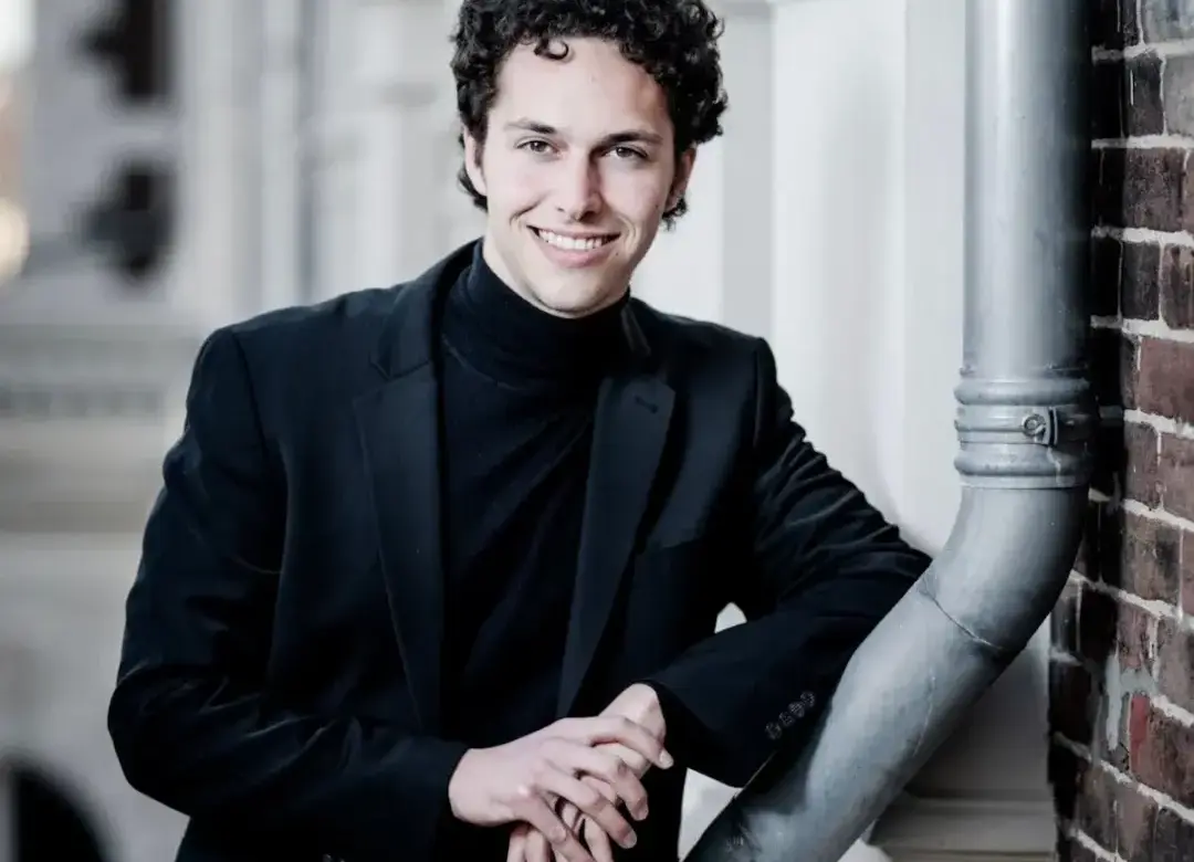 Pianista holandês estreia na Filarmônica de Minas Gerais com repertório clássico da música erudita