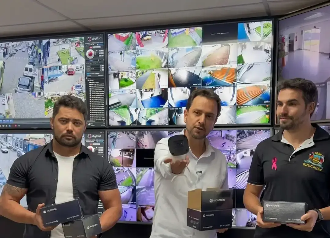 Escolas e creches de Mariana recebem câmeras 