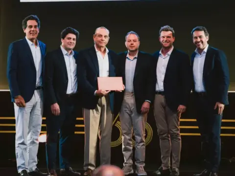 Minasmáquinas 65 anos: Leonardo de Faria Sabino Henrique de Faria Vieira Oswaldo Borges da Costa Filho Oswaldo Borges da Costa Netto André de Faria Dias Corrêa e Bruno Volpini